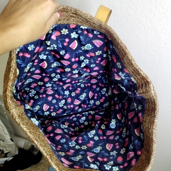 Vera Bradley Dark Brown With Fruit watermelon Front Pocket Straw Tote - Picture 7 of 7